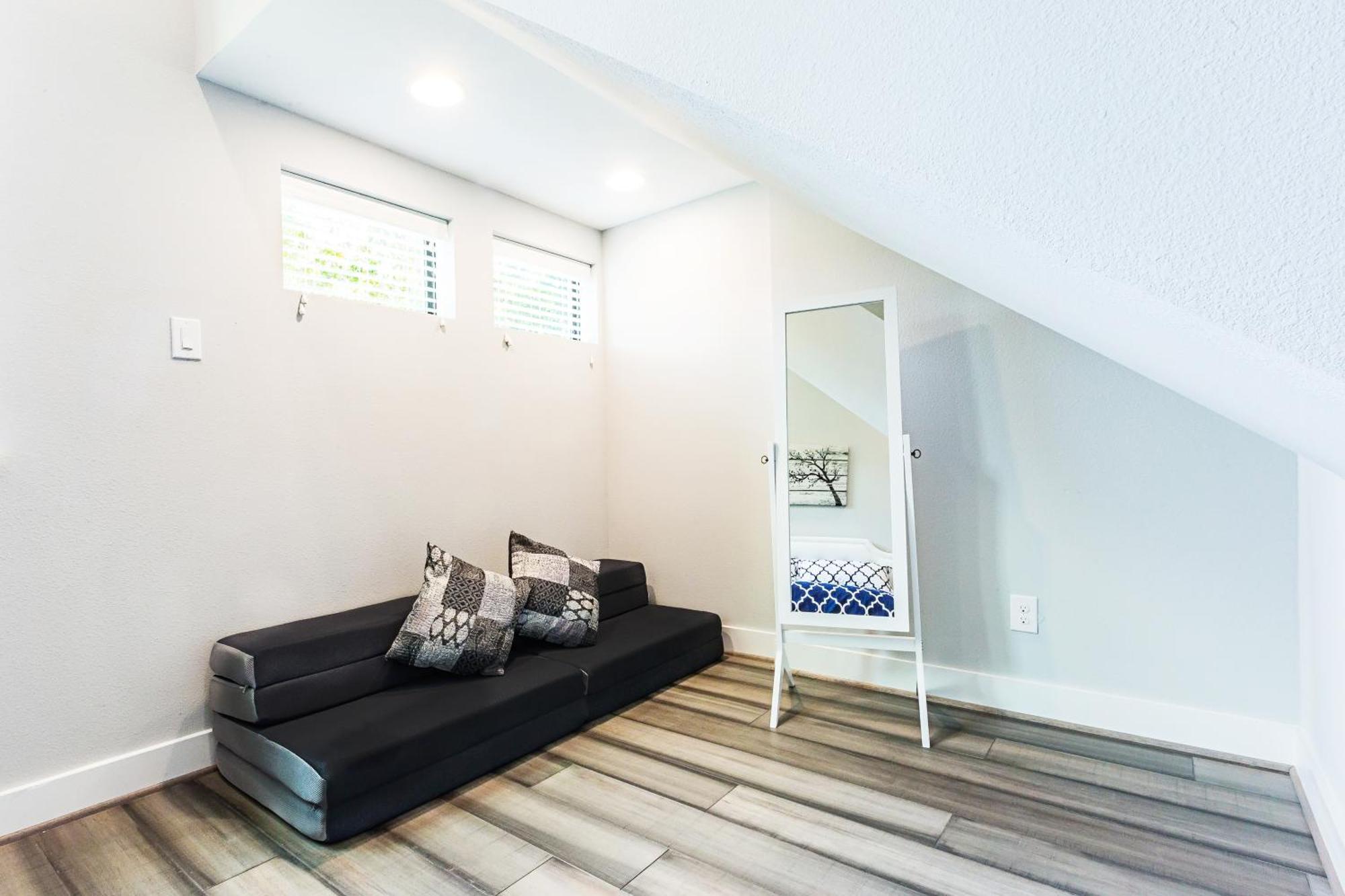 Montrose Guesthouse Suites By Dunyha Houston Luaran gambar