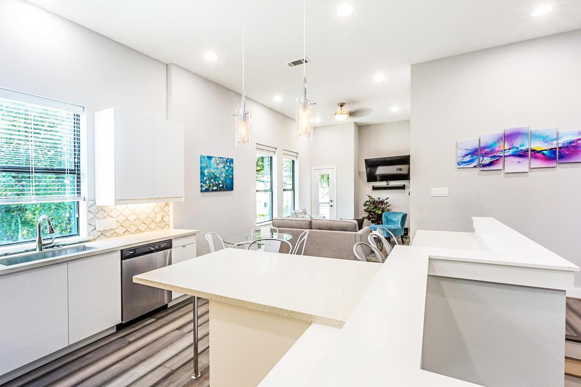 Montrose Guesthouse Suites By Dunyha Houston Luaran gambar